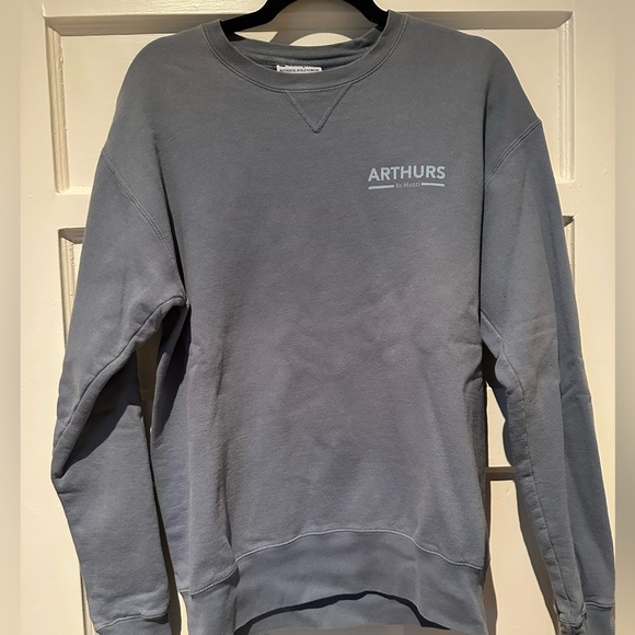 Arthur’s Sweater - Picture 2 of 5